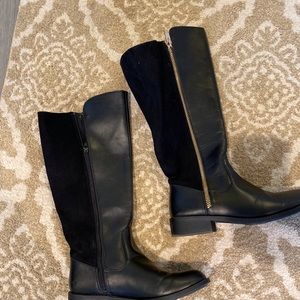 Lauren Conrad Knee High  Black boots, with Zipper, size 7.5 1 Inch heel